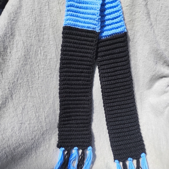 Black and light blue handmade crochet scarf - Picture 4 of 5